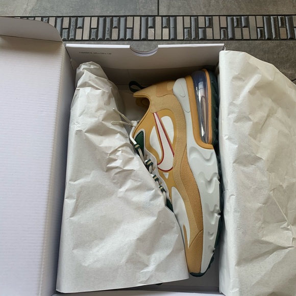 Nike air max 270 react • AUTHENTIC • BRAND NEW • - Picture 10 of 16